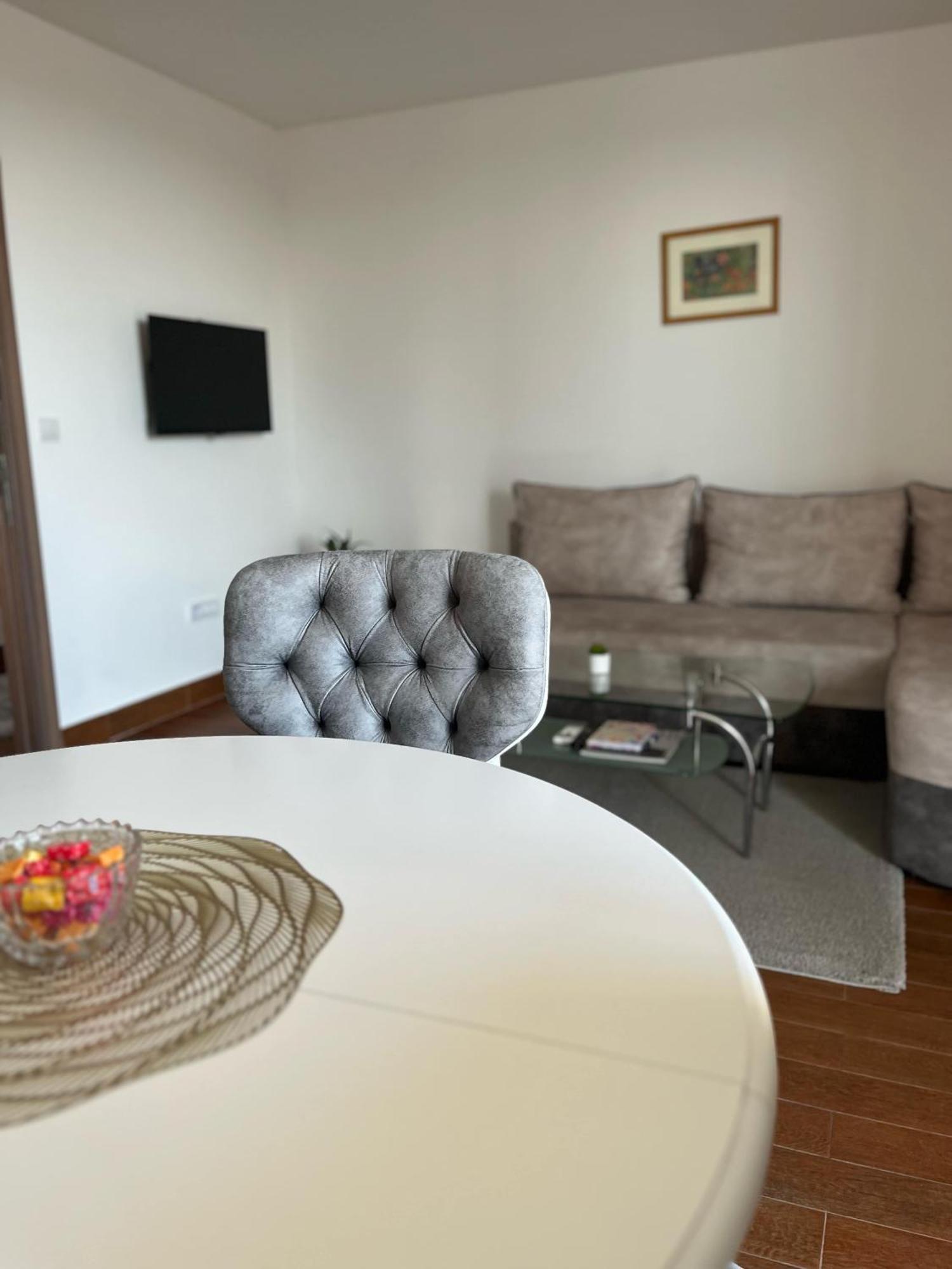 Surcin Apartment Ledine Buitenkant foto