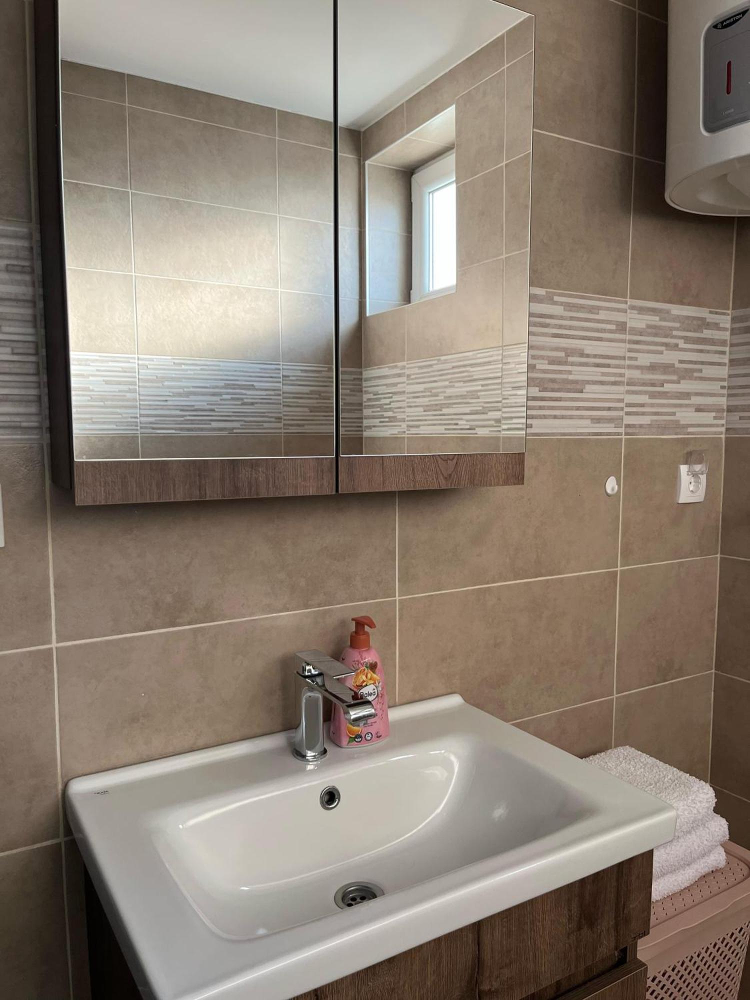 Surcin Apartment Ledine Buitenkant foto