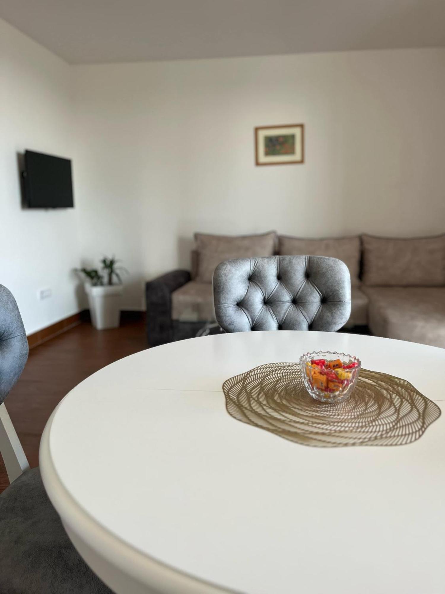 Surcin Apartment Ledine Buitenkant foto