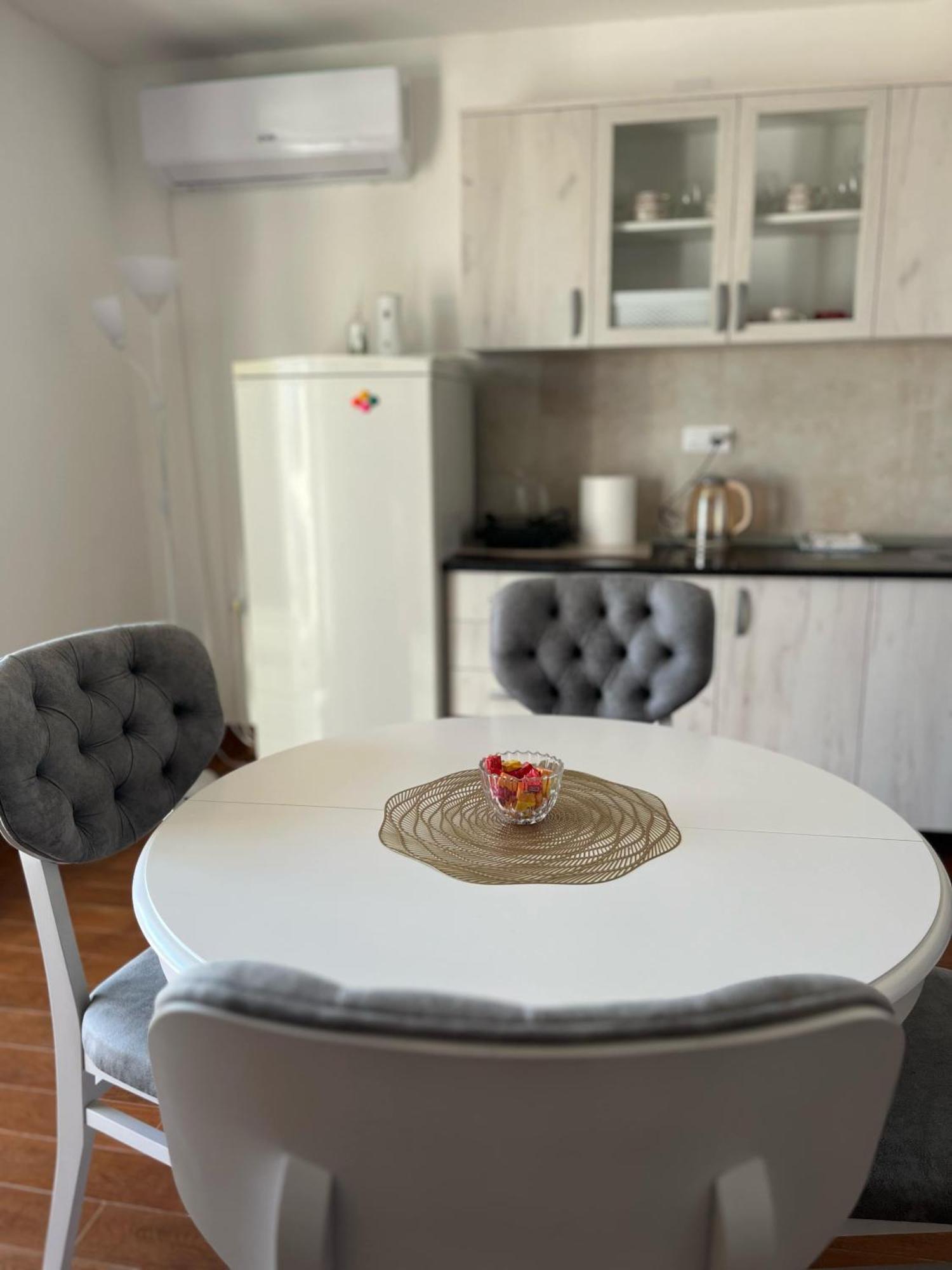 Surcin Apartment Ledine Buitenkant foto